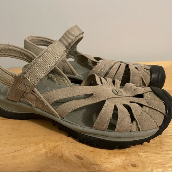 KEEN Rose Womens 8 Beige Suede Strappy Outdoors Hiking Sport Sandals Shoes - Picture 3 of 8
